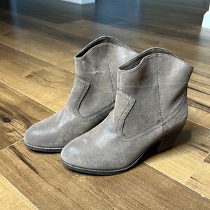 Booties 🤠 brand new never worn